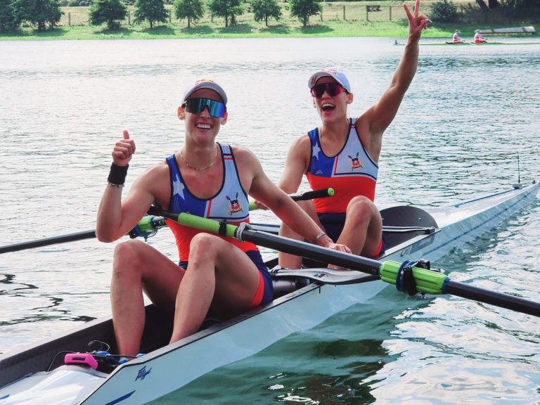 Antonia y Melita Abraham, Avanzan a SemiFinal A/B en el Campeonato Mundial de Belgrado, Serbia.